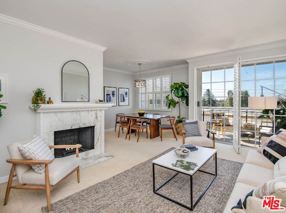 Primary Photo - 1375 Kelton Ave