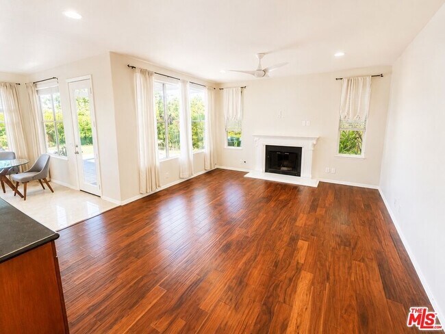 Foto del edificio - 7371 Westcliff Dr