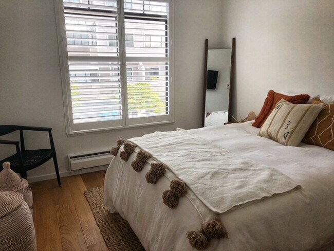 Building Photo - 1BR/1BA Renovated Condo on Fillmore Street...