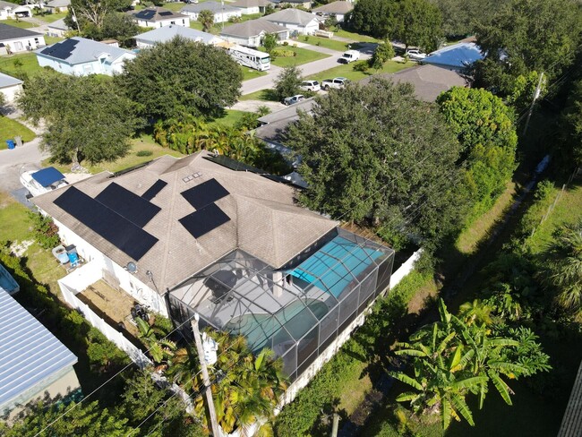 Building Photo - 7746 99th Ct