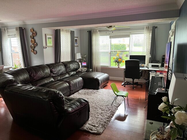 Photo - 14200 Valleyfield Dr Apartment