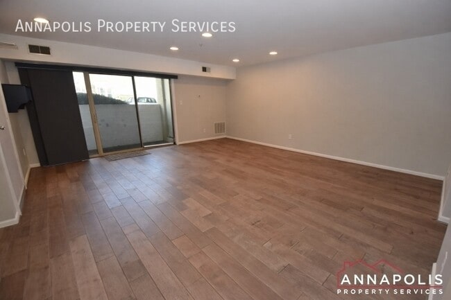 Building Photo - 1146 Cove Rd