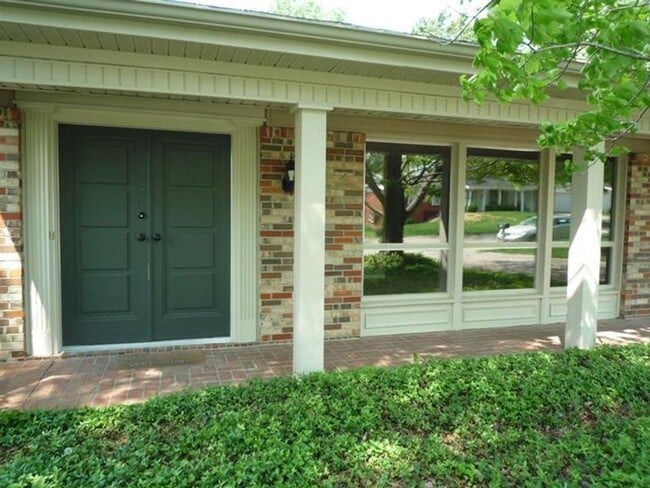 Foto del edificio - Spacious 3BR/2BA Ranch Home with 1,734 Sq.Ft. and a 2-Car Garage in a Great Neighborhood Close to...