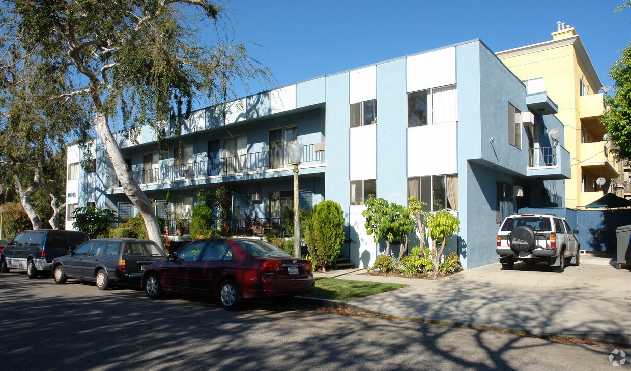 Primary Photo - 10745 La Grange Ave