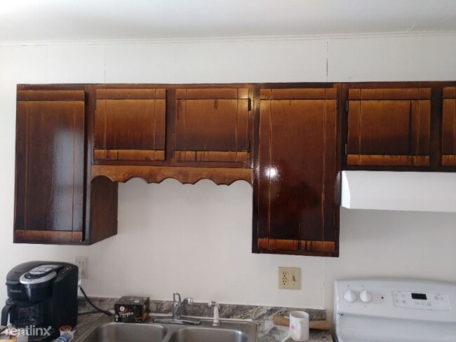 Building Photo - 3 br, 1 bath Townhome - 425 Girard Ave