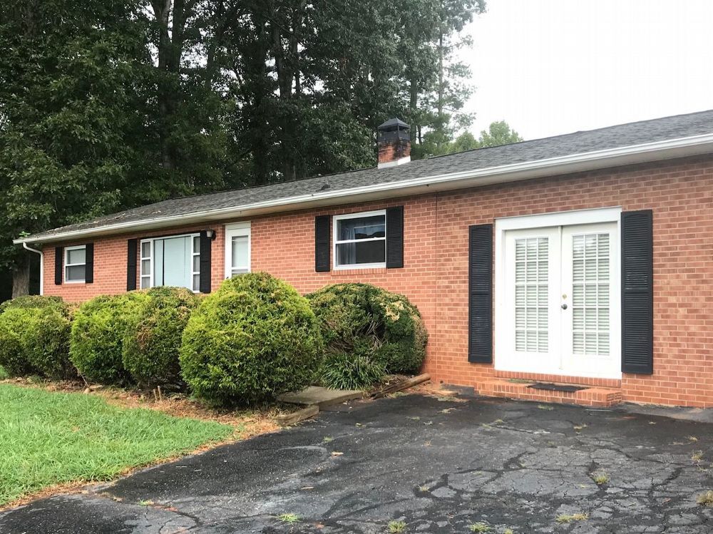 Primary Photo - 831 Siloam Rd