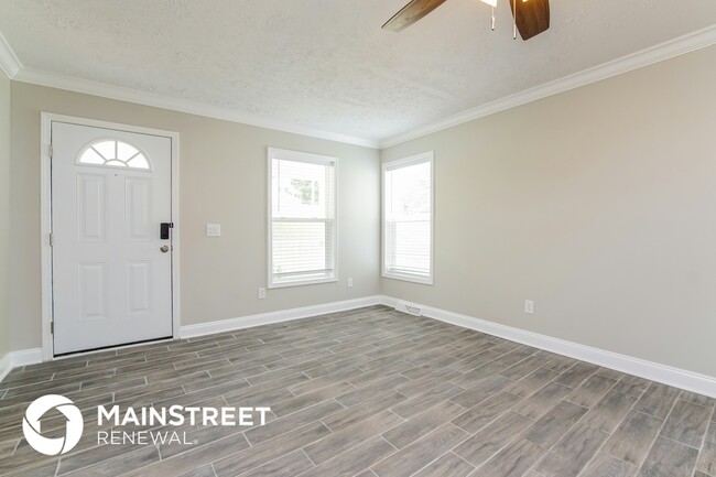 Building Photo - 3004 Brittany Dr