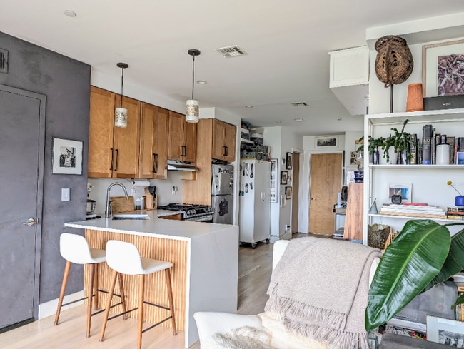 Building Photo - 197 Spencer St