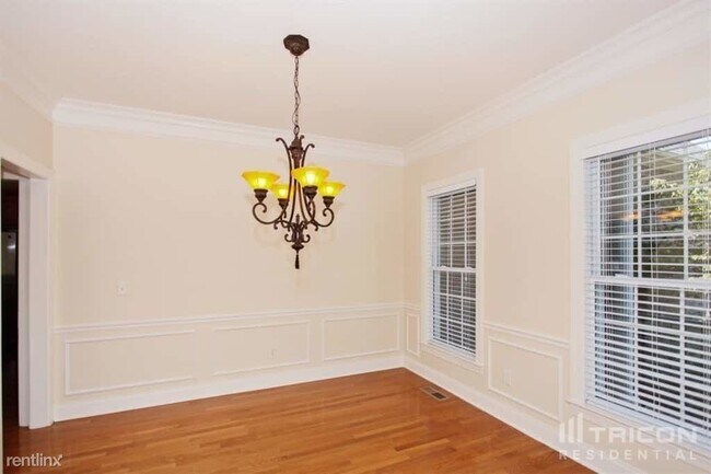 Foto del edificio - 1016 Tower Hill Ln