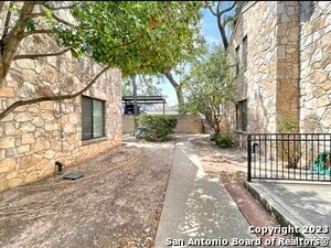 Foto del edificio - 11520 Huebner Rd