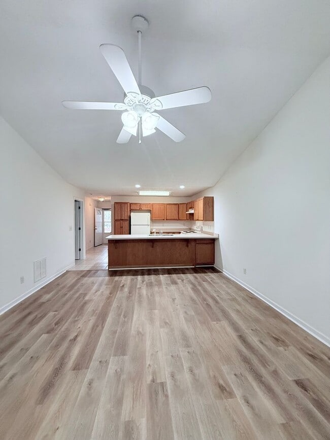 Foto del edificio - Ranch Style end unit townhome in great Gainesville location