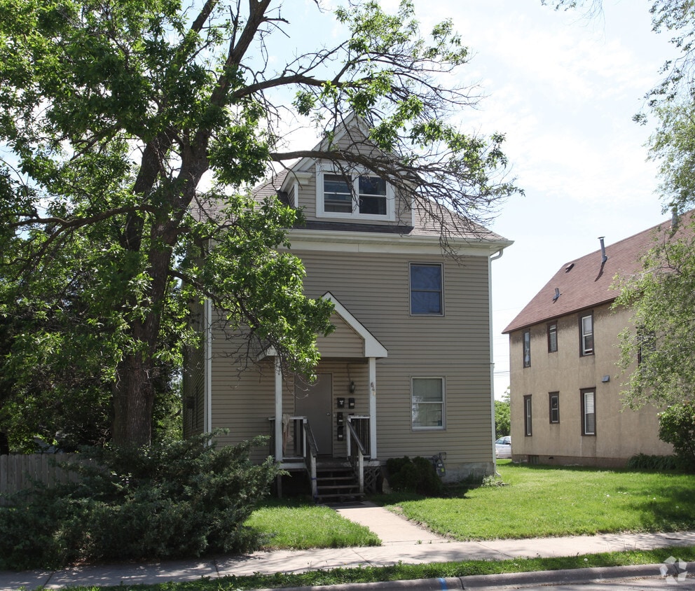 Building Photo - 649 Erie St SE