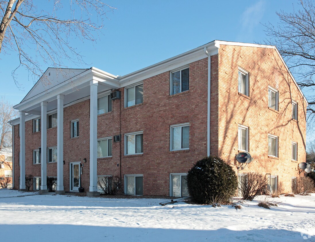 Colonial Terrace Apartments Burnsville, MN