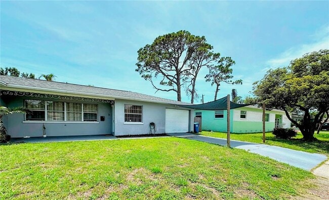 Building Photo - 1738 Tyrone Blvd N