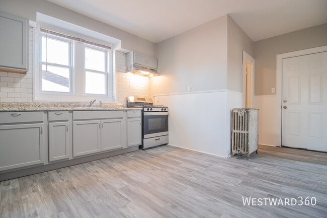 Building Photo - 1242 121st St