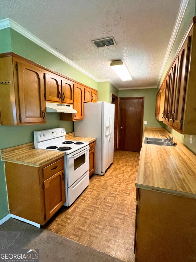 Foto del edificio - 233 Ridge Rd