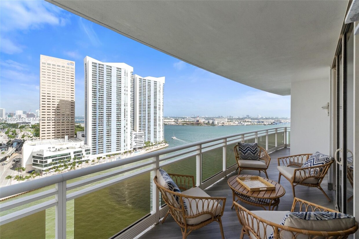 Foto principal - 901 Brickell Key Blvd