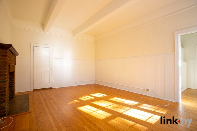 Foto del edificio - 149 Central Dr