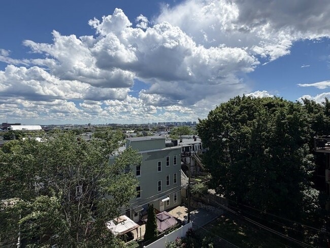 Building Photo - 171 Trenton St