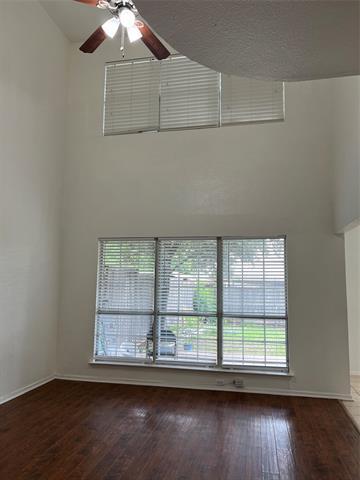 Foto del edificio - 12828 Woodbend Ct