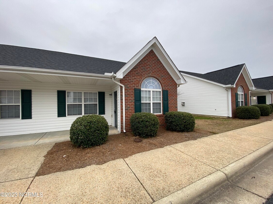 2115 Hurt Dr, Rocky Mount, NC 27804 Townhome Rentals in Rocky Mount