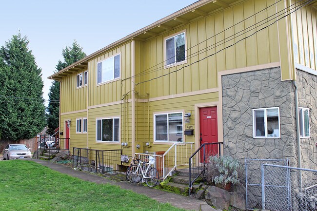 Foto del edificio - 4224-4224 N Commercial Ave