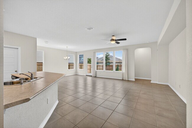 Building Photo - 8014 Kingfisher Lndg