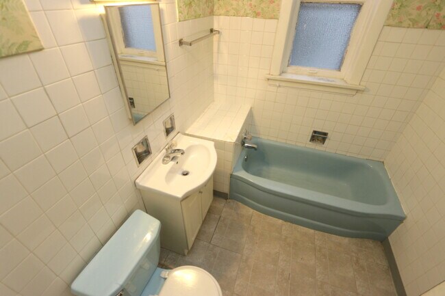 Foto del edificio - 2151 N Lawler Ave