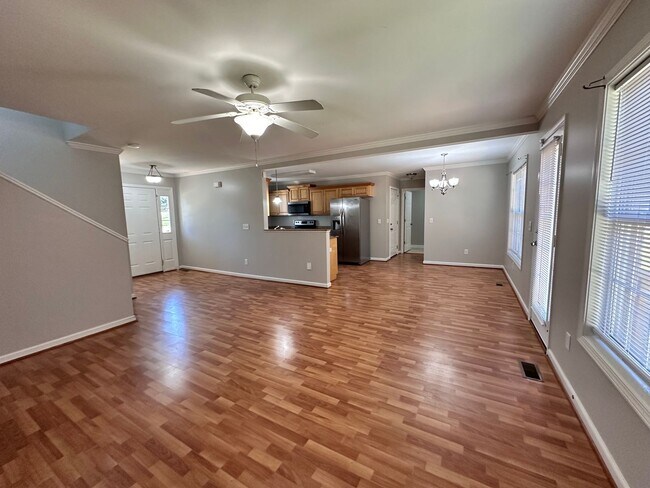 Foto del edificio - Exclusively Offered By Muse Realty Rentals, LLC