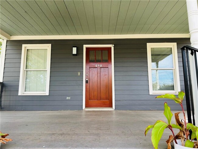 Building Photo - 600 Delbridge St NW