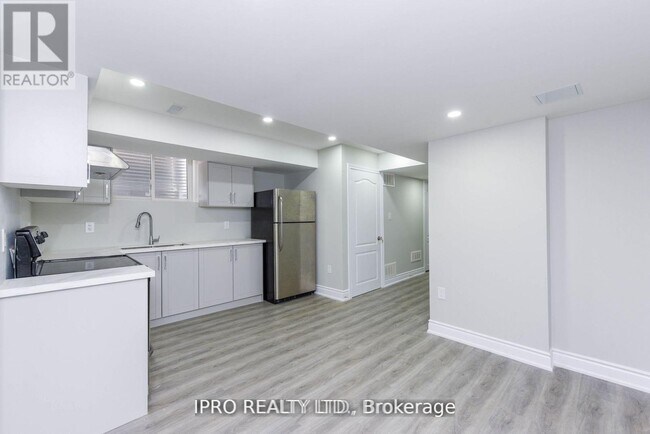 Building Photo - 69 Vezna Cres