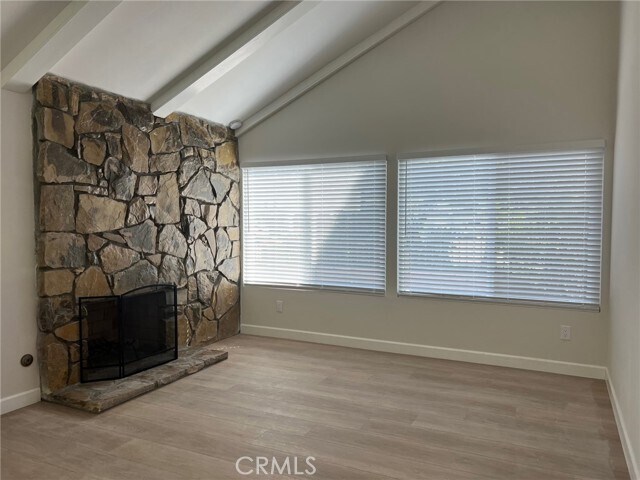 Foto del edificio - 907 Bolker Way