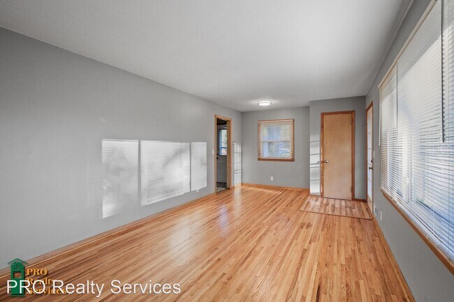 Building Photo - 4 br, 1 bath House - 11166 Arrowhead St NW