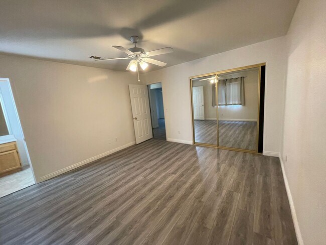 Foto del edificio - Charming Three Bedrooms, 2 Bathrooms Home ...