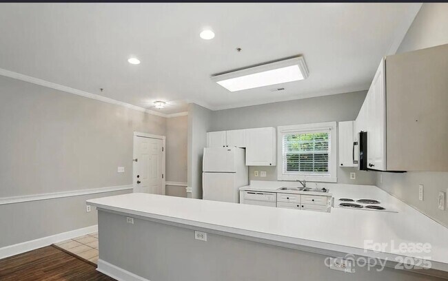 Building Photo - 8731 Coralbell Ln