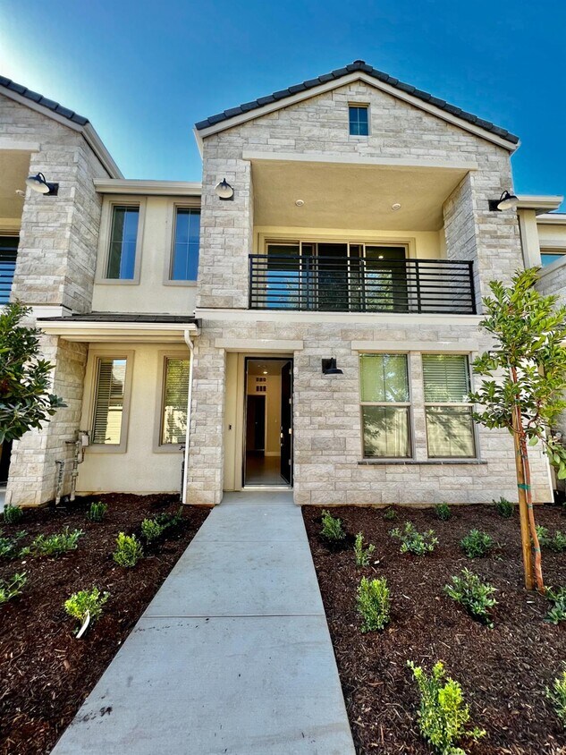 413 W Mahogany Ln, Clovis, CA 93612 House Rental in Clovis, CA