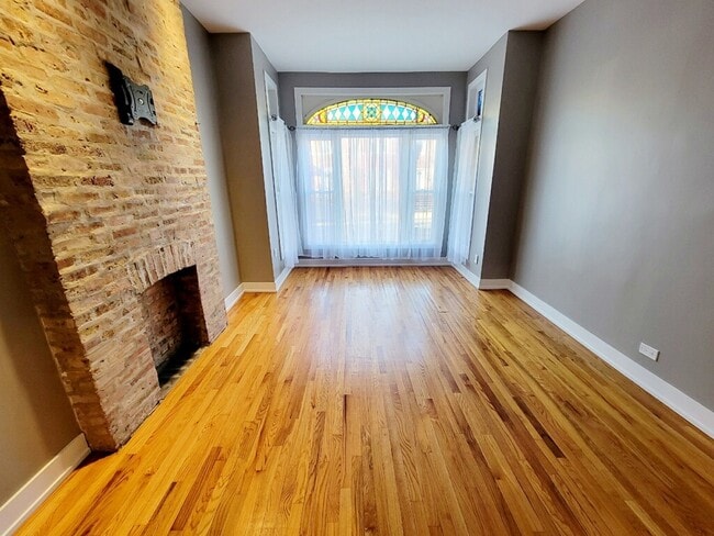 Building Photo - 2809 W Warren Blvd