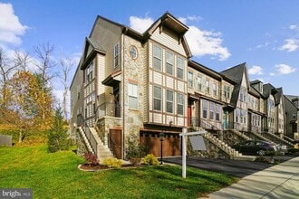 Building Photo - 6947 Country Club Terrace