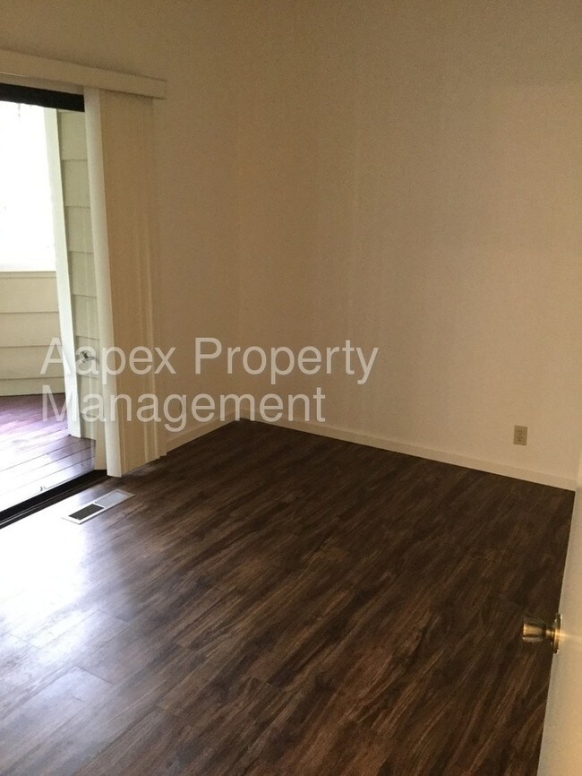 Building Photo - 2485 St Helena Dr