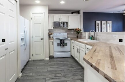Foto del edificio - 1625 Oak Creek Dr