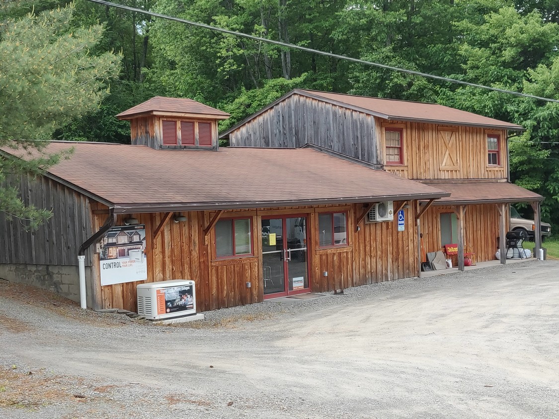 Exterior - 1611 US-11