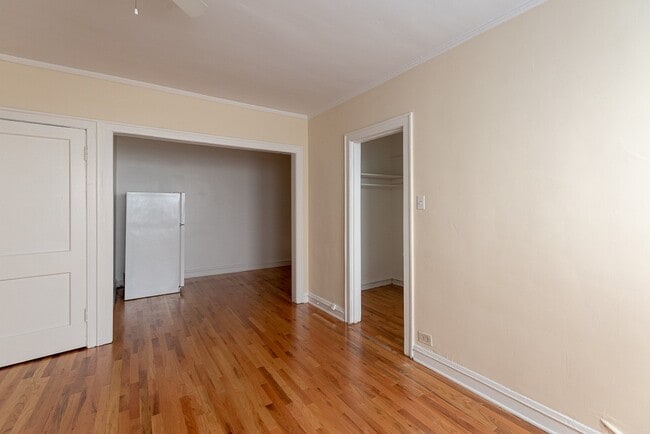 Foto del edificio - 545 W Wellington Ave