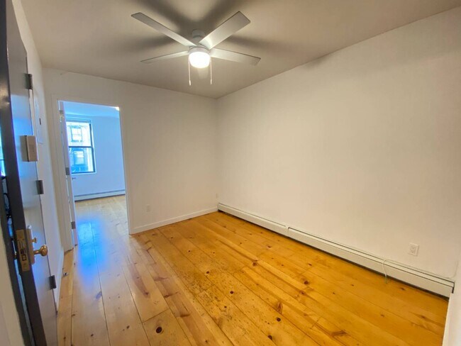 Building Photo - 287 Van Brunt St