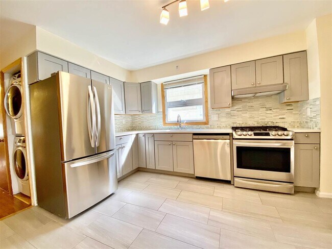 Foto del edificio - 230 Webster Ave