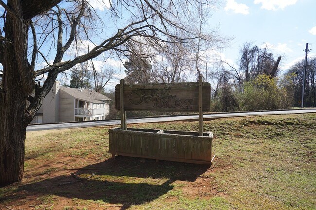 Building Photo - 103 Sleepy Creek Dr