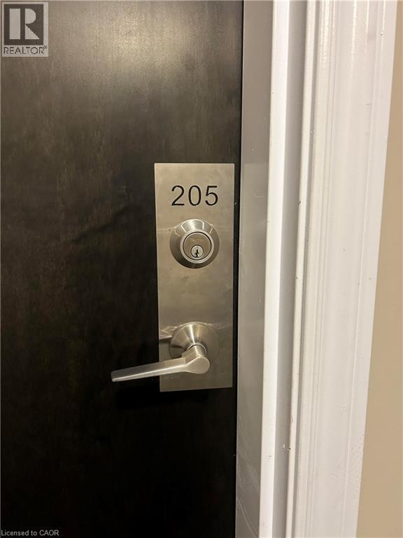 Building Photo - 272 Georgian Dr