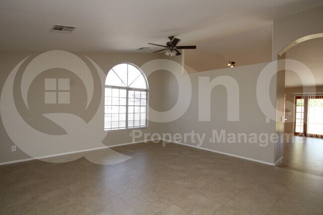 Building Photo - 4173 E Meadow Lark Way