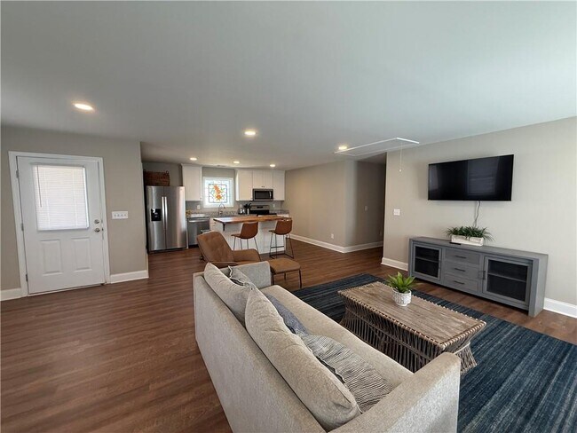 Building Photo - 5956 Moon Dr