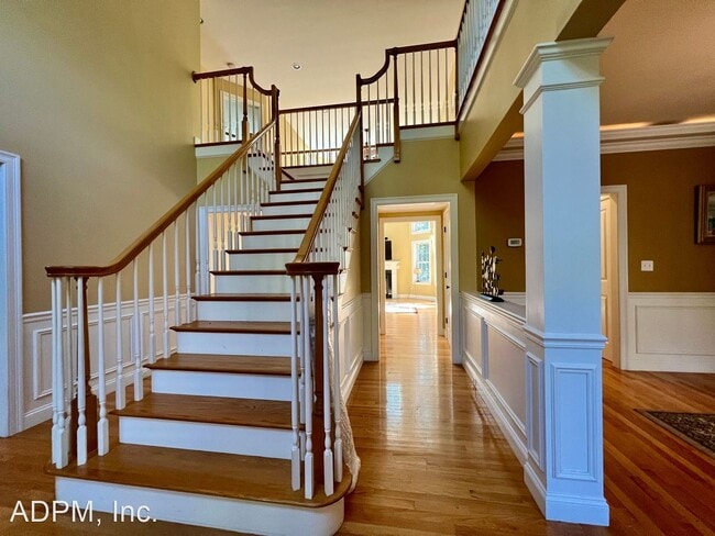 Building Photo - 4 br, 4 bath House - 17 Kenney Road Middle...
