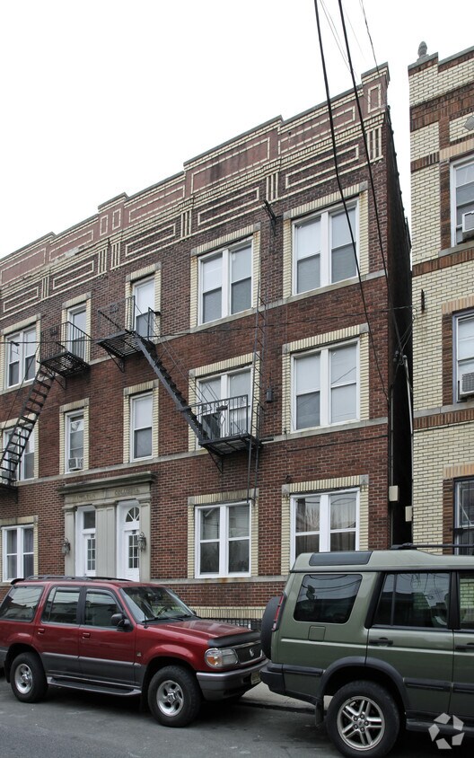 Building Photo - Columbia